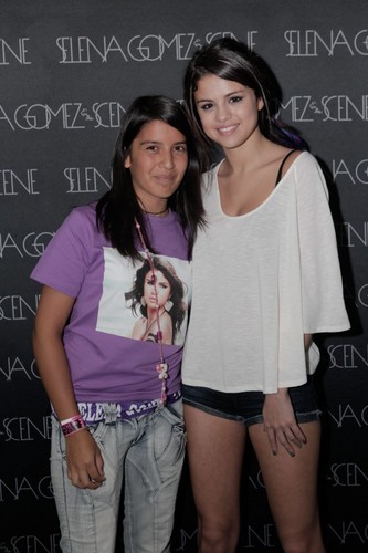  Selena - Meet & Greet - Santiago, Chile - January 30, 2012
