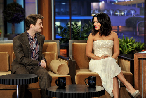  The Tonight Show with 어치, 제이 Leno - February 1, 2012 - HQ