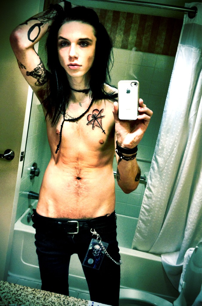 Andy Sixx Photo: 3 3Andy 3 3.