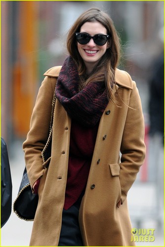 Anne Hathaway: Walking Around Town