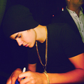 Bieber  autographs  Miami - justin-bieber photo