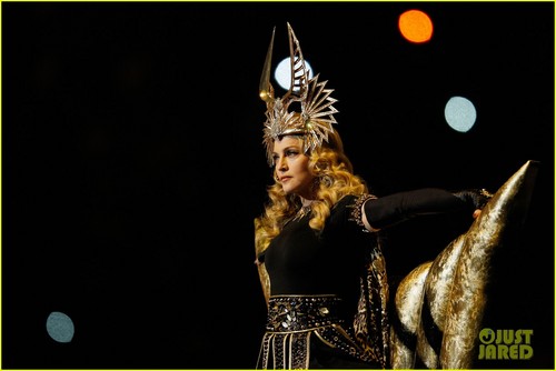  Madonna: Super Bowl Halftime 显示 - WATCH NOW
