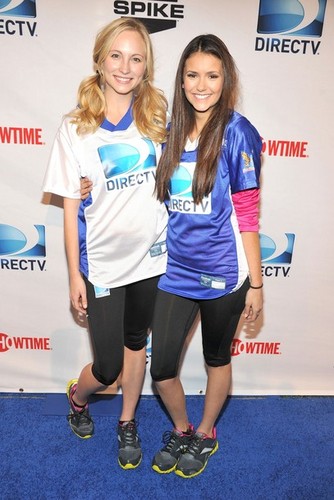  Nina & Candice at DIRECTV's Celebrity 海滩 Bowl