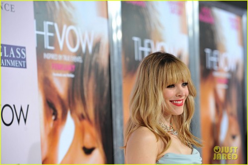  Rachel McAdams Premieres 'The Vow' in L.A.