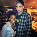 Rob with fan last night - robert-pattinson photo