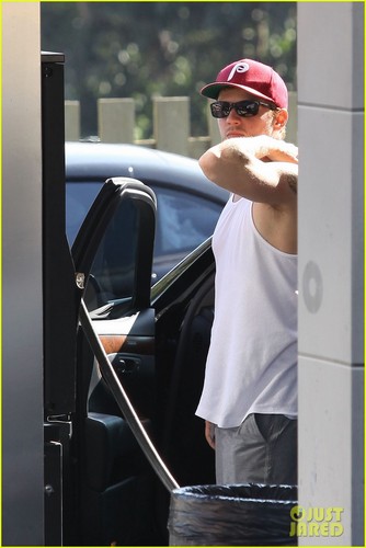  Ryan Phillippe: Gym with a Female Pal!