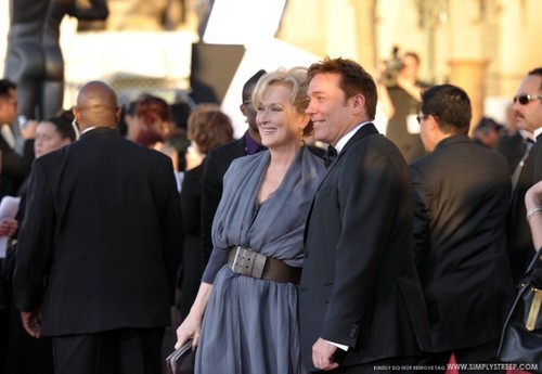 Screen Actors Guild Awards - Red Carpet [January 29, 2012]