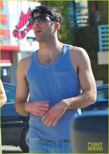  Zachary Quinto & Jonathan Groff: Mustard Seed Cafe Stop!