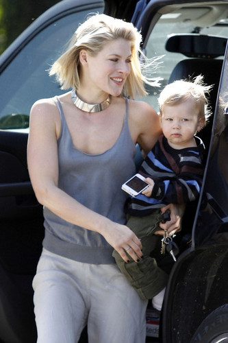Ali Larter Takes Theodore To A Playdate (February 8)