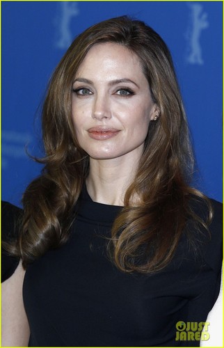  Angelina Jolie: 'Blood & Honey' Berlin 写真 Call!