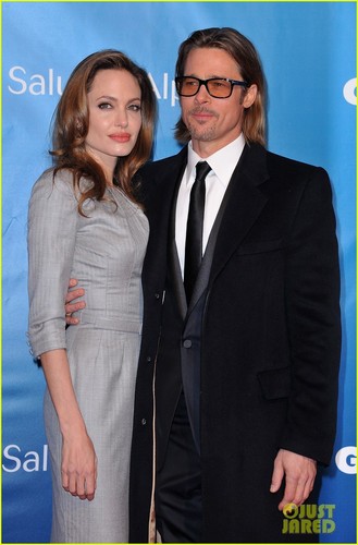  Angelina Jolie & Brad Pitt: Cinema for Peace Gala!