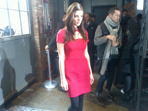  Ashley at the DKNY Fashion 显示 {12/02/12}