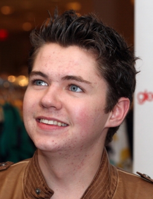  Damian at the Forever 21 signing event