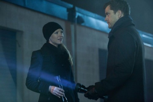  Fringe - Episode 4.13 - A Better Human Being - Promotional 사진