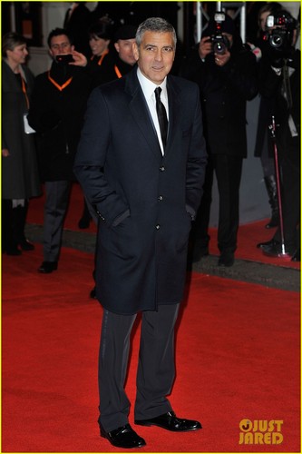  George Clooney - BAFTAs 2012 Red Carpet