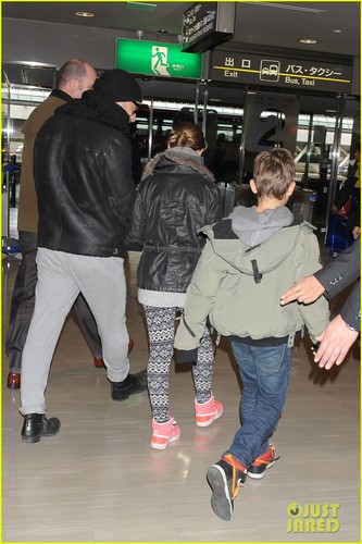 Jude Law Jets to Japan With the Kids