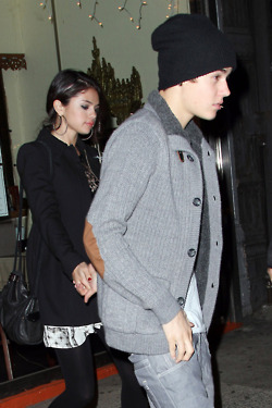  Justin Bieber and Selena Gomez out for avondeten, diner in Manhattan.