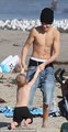 Justin Bieber & family in the beach - justin-bieber photo
