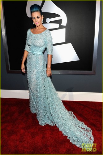  Katy Perry - Grammys 2012 Red Carpet