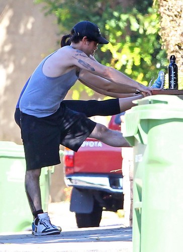  Training with his personal trainer in Los Angeles