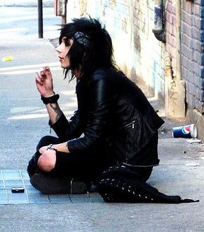  <3<3Andy to awesome to stand<3<3