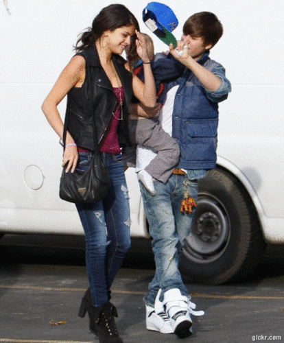  Bieber & Selena Gomez together at Benihana