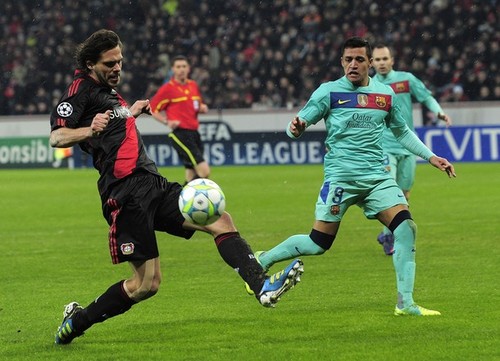  Alexis Sanchez: Bayer Leverkusen (1) v FC Barcelona (3) - UEFA CL