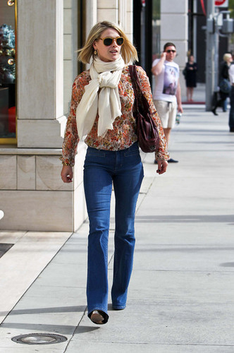 Ali Larter on Rodeo Drive in Beverly Hills (February 17)