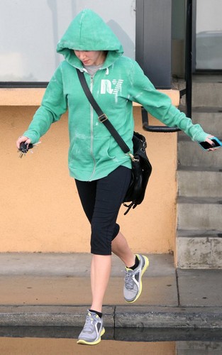  Nikki Reed out at the gym for a workout session (February 15).