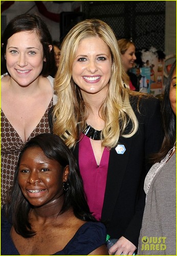  Sarah Michelle Gellar: Operation 샤워 With Military Moms!