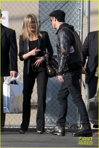  Jennifer Aniston: 'Kimmel' with Justin Theroux!