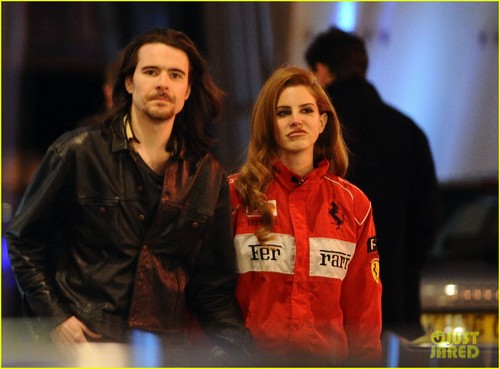  Lana Del Rey Explores London with Barrie James O'Neill