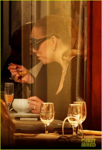  Mariah Carey: avondeten, diner After Whitney Houston's Funeral