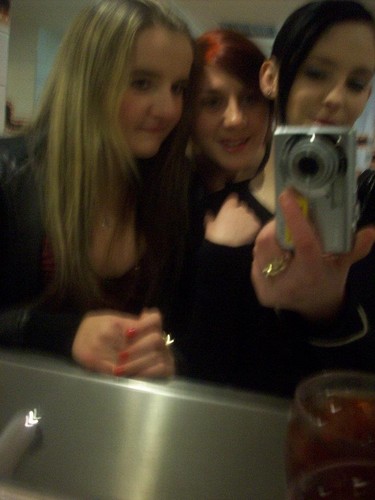  Me, charlotte & Tania On A Girlz Nite Out In BFD ;) 100% Real ♥