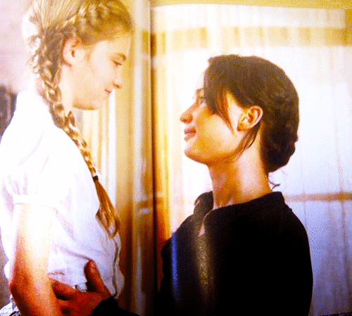  New THG Still Katniss&Prim<3