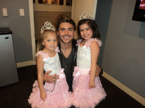  Zac Efron and Taylor veloce, swift - Ellen Denegeres mostra