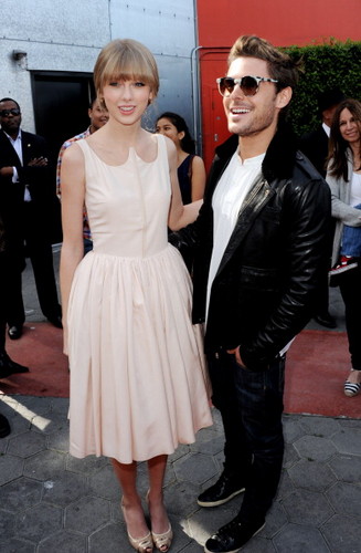 Zac Efron and Taylor Swift - O Lorax Primiera