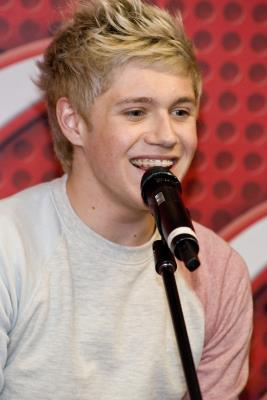  1D at KISS FM radio in Chicago x