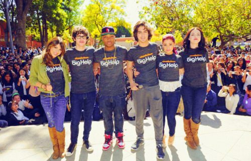 Avan and Ariana at 'The Big Help Restoration Project'
