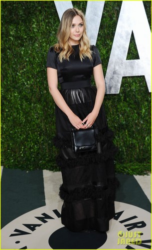 Elizabeth Olsen - Vanity Fair Oscar Party!