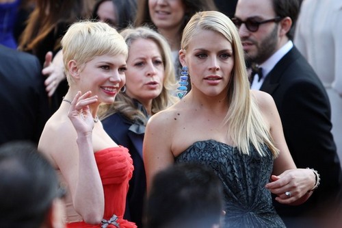  Michelle Williams & Busy Philipps - 84th Annual Academy Awards/red carpet - (26.02.2012)