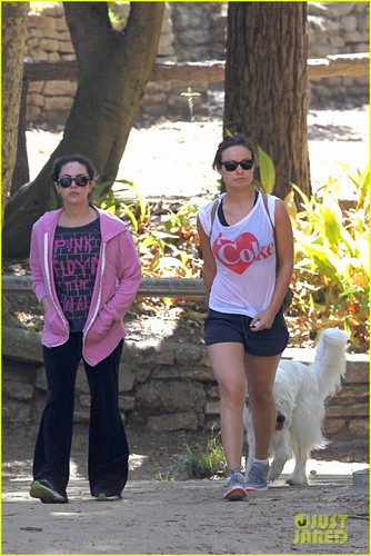 Olivia Wilde: Griffith Park Hike with Paco!