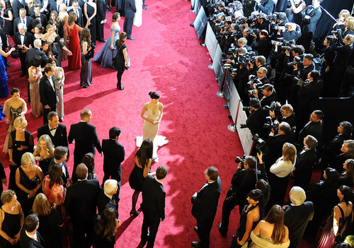 Rooney Mara - 84th Annual Academy Awards/red carpet - (26.02.2012)