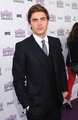Zac Efron - Spirit Awards 2012 Red Carpet - zac-efron photo