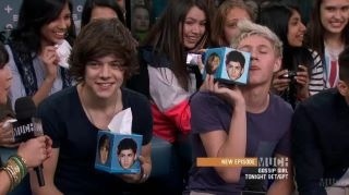  harry and niall:) I want a tissue:)