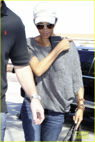 Halle Berry: Airport Arrival