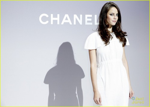Kaya Scodelario: Chanel Showstopper