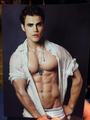 Paul's face on an other guy's body - paul-wesley photo