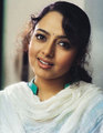Soundarya- Sowmya (18 July 1973 - 17 April 2004 - celebrities-who-died-young photo