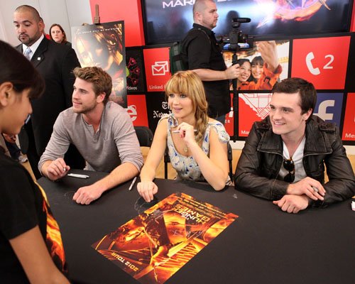  The Hunger Games LA Mall Tour